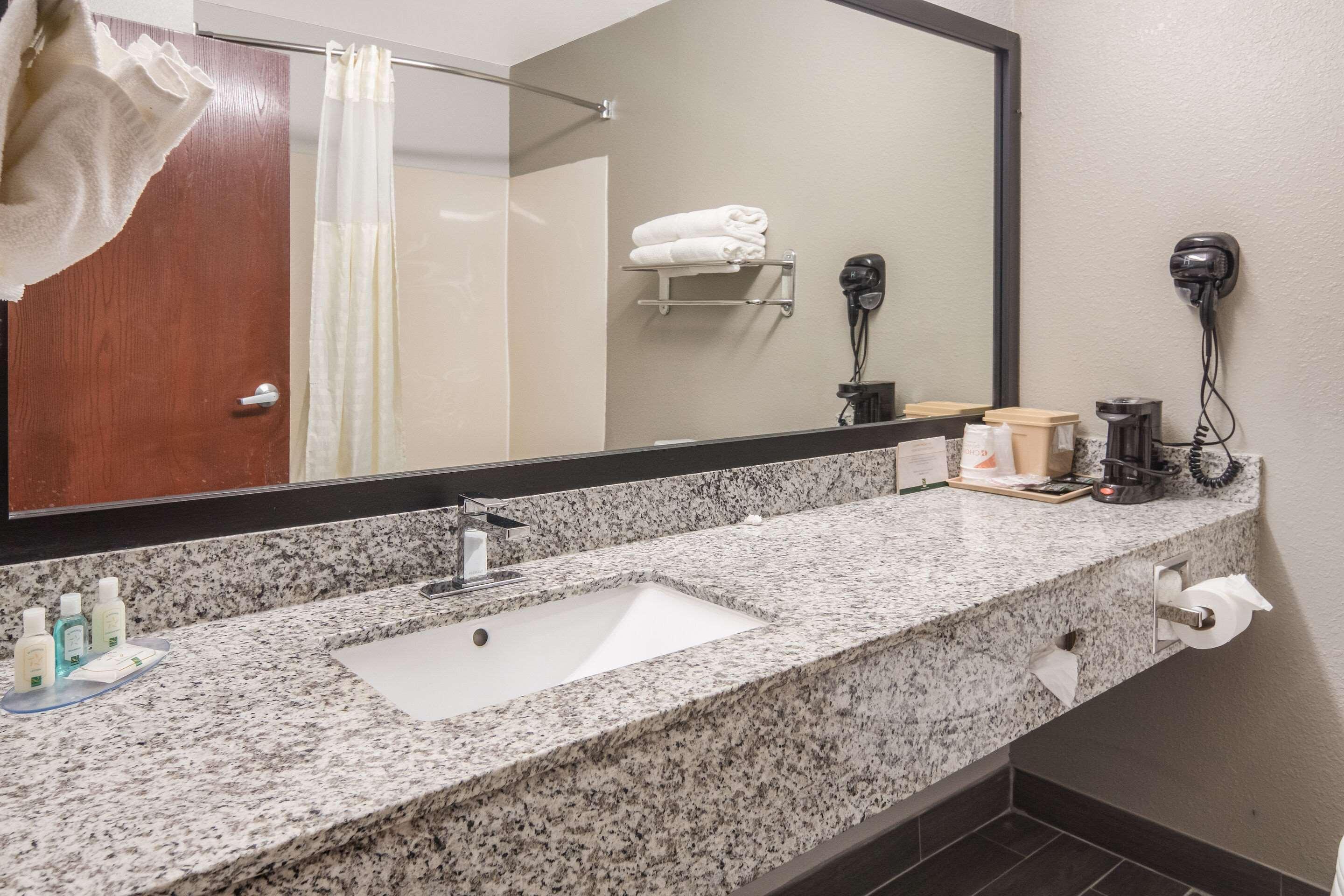 Quality Inn & Suites فورت وورث المظهر الخارجي الصورة