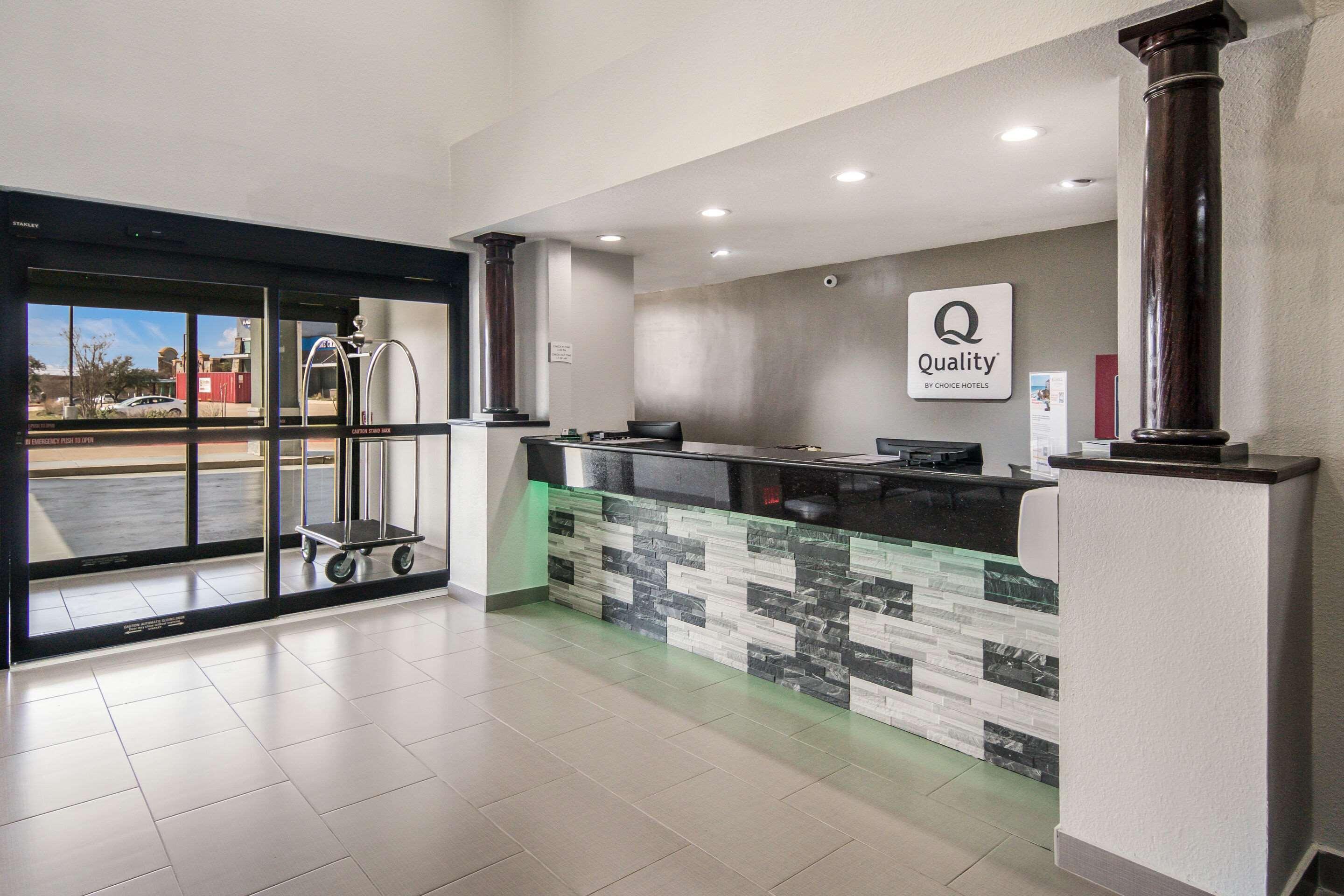 Quality Inn & Suites فورت وورث المظهر الخارجي الصورة